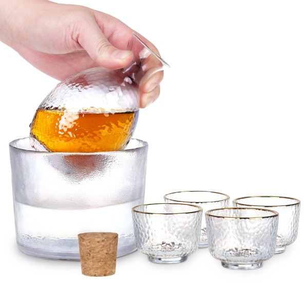 Sake Set aus Glas Frontal