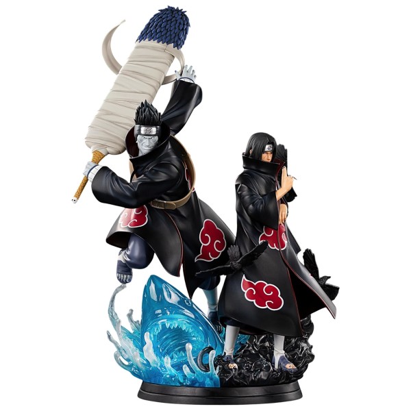 Naruto Shippuden Figur Itachi und Kisame in Akatsuki-Mänteln frontal ohne Hintergrund