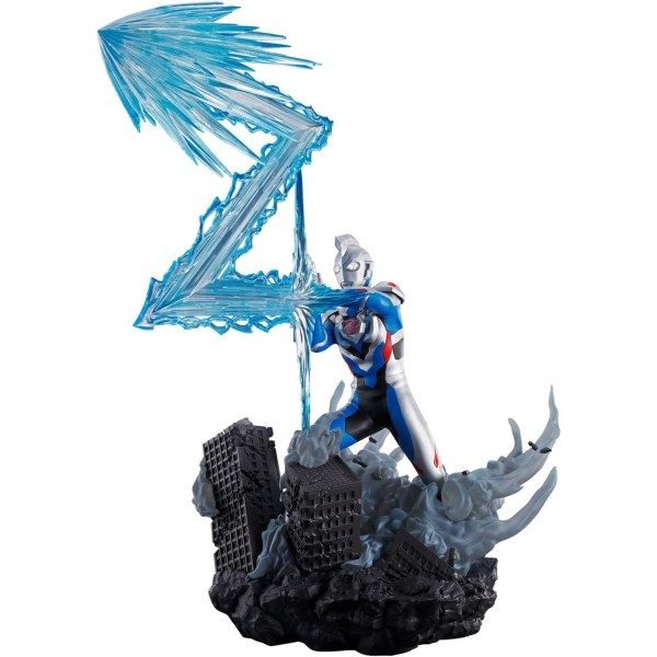 Ultraman bei Energieattacke Frontal